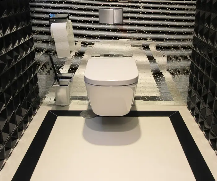 Dusch-WC mit modernen Hochglanz-Fliesen von der Rieger – Ihre Bäderschmiede