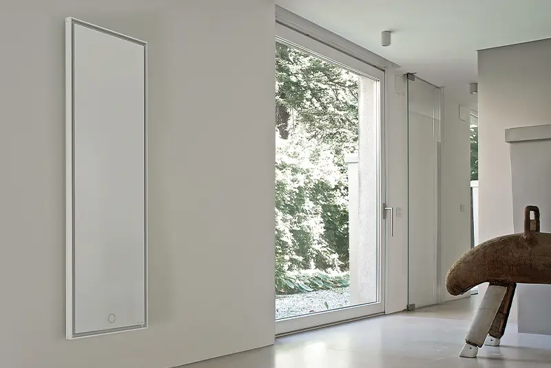 ästhetischer, minimalistischer Wand-Heizkörper von der Rieger – Ihre Bäderschmiede