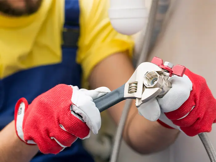 Not-Reparatur durch Handwerker von der Rieger – Ihre Bäderschmiede