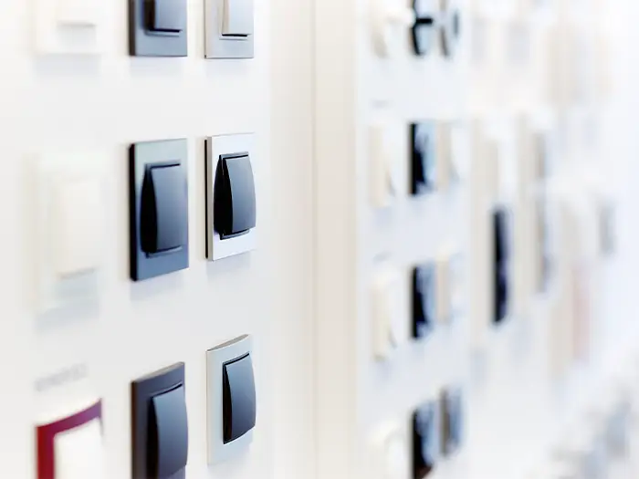 Lichtschalter in verschiedenen Formen und Farben von der Rieger – Ihre Bäderschmiede