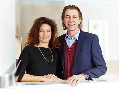 Innenarchitektin Doris Bauer und Chef Carsten Nowak von der Rieger – Ihre Bäderschmiede